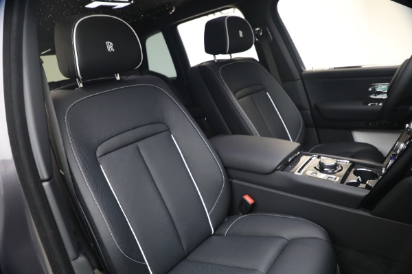 New 2027 Rolls-Royce Black Badge Cullinan for sale $576,350 at Alfa Romeo of Greenwich in Greenwich CT 06830 19
