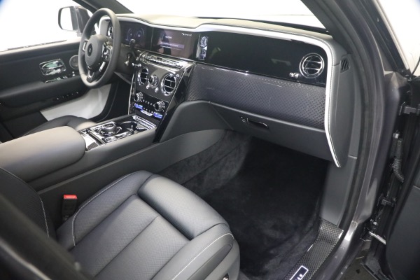 New 2027 Rolls-Royce Black Badge Cullinan for sale $576,350 at Alfa Romeo of Greenwich in Greenwich CT 06830 21