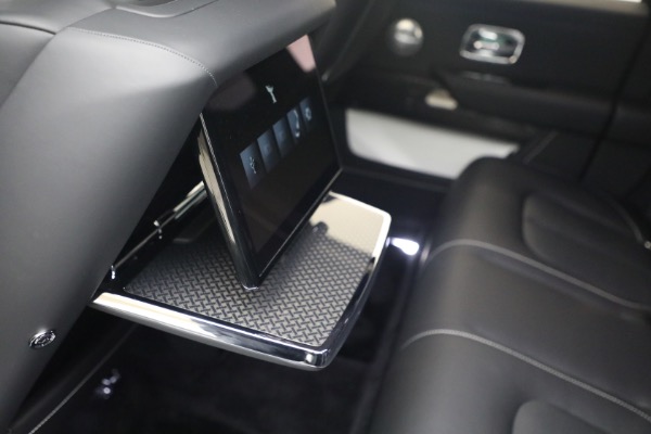 New 2027 Rolls-Royce Black Badge Cullinan for sale $576,350 at Alfa Romeo of Greenwich in Greenwich CT 06830 25