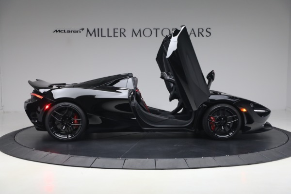 New 2027 McLaren 750S Spider Performance for sale $468,650 at Alfa Romeo of Greenwich in Greenwich CT 06830 19