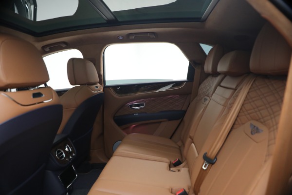 New 2026 Bentley Bentayga Azure V8 for sale $291,615 at Alfa Romeo of Greenwich in Greenwich CT 06830 19