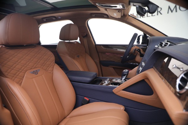New 2026 Bentley Bentayga Azure V8 for sale $291,615 at Alfa Romeo of Greenwich in Greenwich CT 06830 24