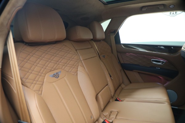 New 2026 Bentley Bentayga Azure V8 for sale $291,615 at Alfa Romeo of Greenwich in Greenwich CT 06830 27
