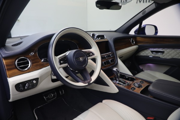 Used 2022 Bentley Bentayga V8 for sale $129,900 at Alfa Romeo of Greenwich in Greenwich CT 06830 17