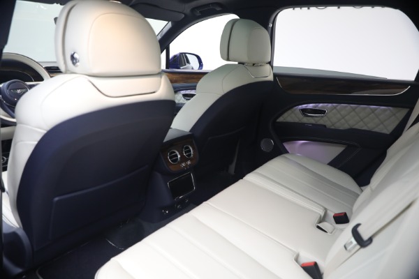 Used 2022 Bentley Bentayga V8 for sale $129,900 at Alfa Romeo of Greenwich in Greenwich CT 06830 20