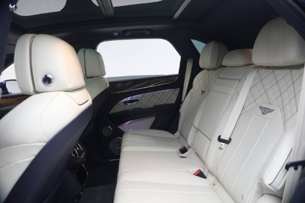 Used 2022 Bentley Bentayga V8 for sale $129,900 at Alfa Romeo of Greenwich in Greenwich CT 06830 21