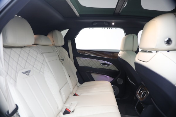Used 2022 Bentley Bentayga V8 for sale $129,900 at Alfa Romeo of Greenwich in Greenwich CT 06830 26