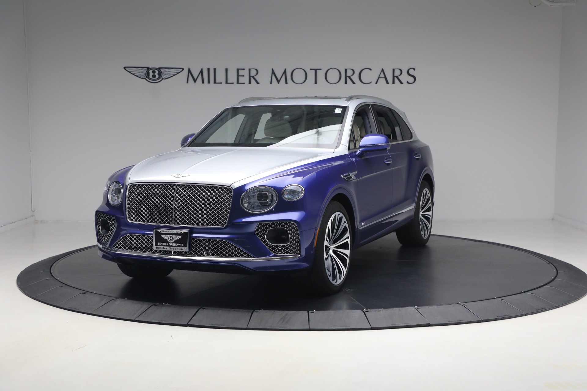 Used 2022 Bentley Bentayga V8 for sale $129,900 at Alfa Romeo of Greenwich in Greenwich CT 06830 1