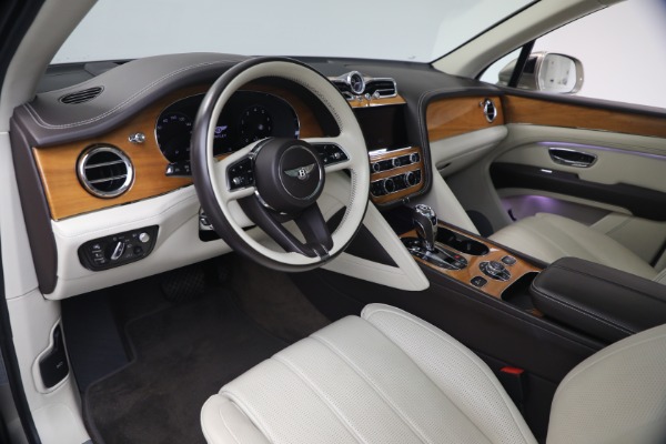 Used 2021 Bentley Bentayga V8 for sale $119,900 at Alfa Romeo of Greenwich in Greenwich CT 06830 18