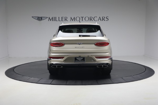 Used 2021 Bentley Bentayga V8 for sale $119,900 at Alfa Romeo of Greenwich in Greenwich CT 06830 6