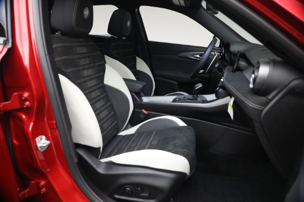 New 2026 Alfa Romeo Tonale Sport Speciale for sale $49,135 at Alfa Romeo of Greenwich in Greenwich CT 06830 16