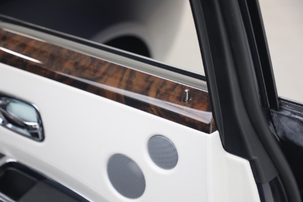 Used 2014 Rolls-Royce Ghost for sale $139,900 at Alfa Romeo of Greenwich in Greenwich CT 06830 19