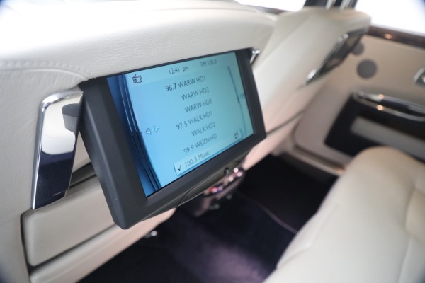 Used 2014 Rolls-Royce Ghost for sale $139,900 at Alfa Romeo of Greenwich in Greenwich CT 06830 21