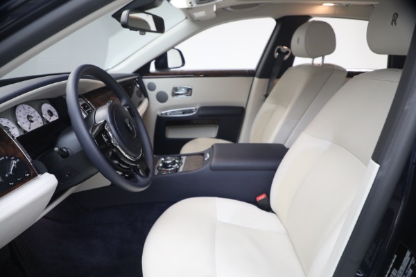 Used 2014 Rolls-Royce Ghost for sale $139,900 at Alfa Romeo of Greenwich in Greenwich CT 06830 22