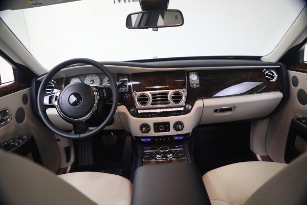 Used 2014 Rolls-Royce Ghost for sale $139,900 at Alfa Romeo of Greenwich in Greenwich CT 06830 4