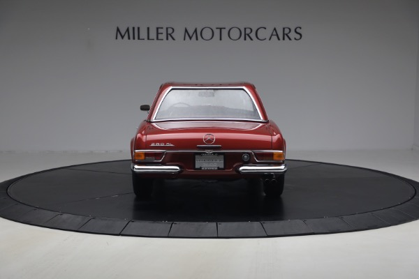 Used 1968 Mercedes-Benz 280SL for sale $229,900 at Alfa Romeo of Greenwich in Greenwich CT 06830 17