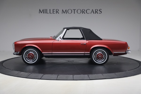 Used 1968 Mercedes-Benz 280SL for sale $229,900 at Alfa Romeo of Greenwich in Greenwich CT 06830 24