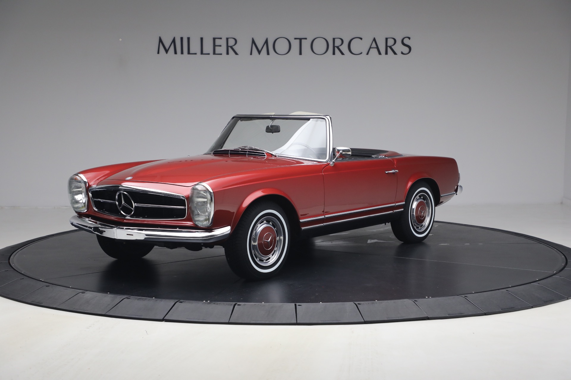 Used 1968 Mercedes-Benz 280SL for sale $229,900 at Alfa Romeo of Greenwich in Greenwich CT 06830 1