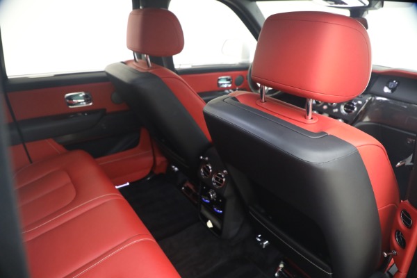 Used 2021 Rolls-Royce Black Badge Cullinan for sale $289,900 at Alfa Romeo of Greenwich in Greenwich CT 06830 26