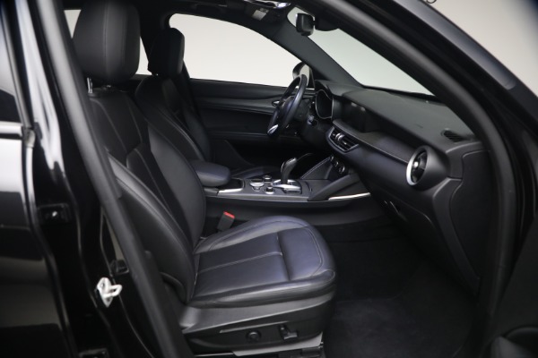 Used 2022 Alfa Romeo Stelvio TI for sale $27,900 at Alfa Romeo of Greenwich in Greenwich CT 06830 16
