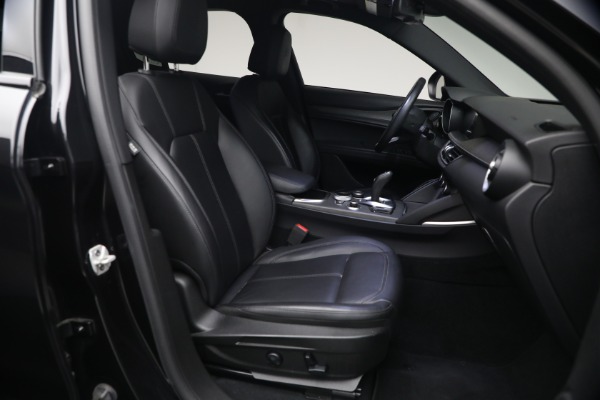 Used 2022 Alfa Romeo Stelvio TI for sale $27,900 at Alfa Romeo of Greenwich in Greenwich CT 06830 17