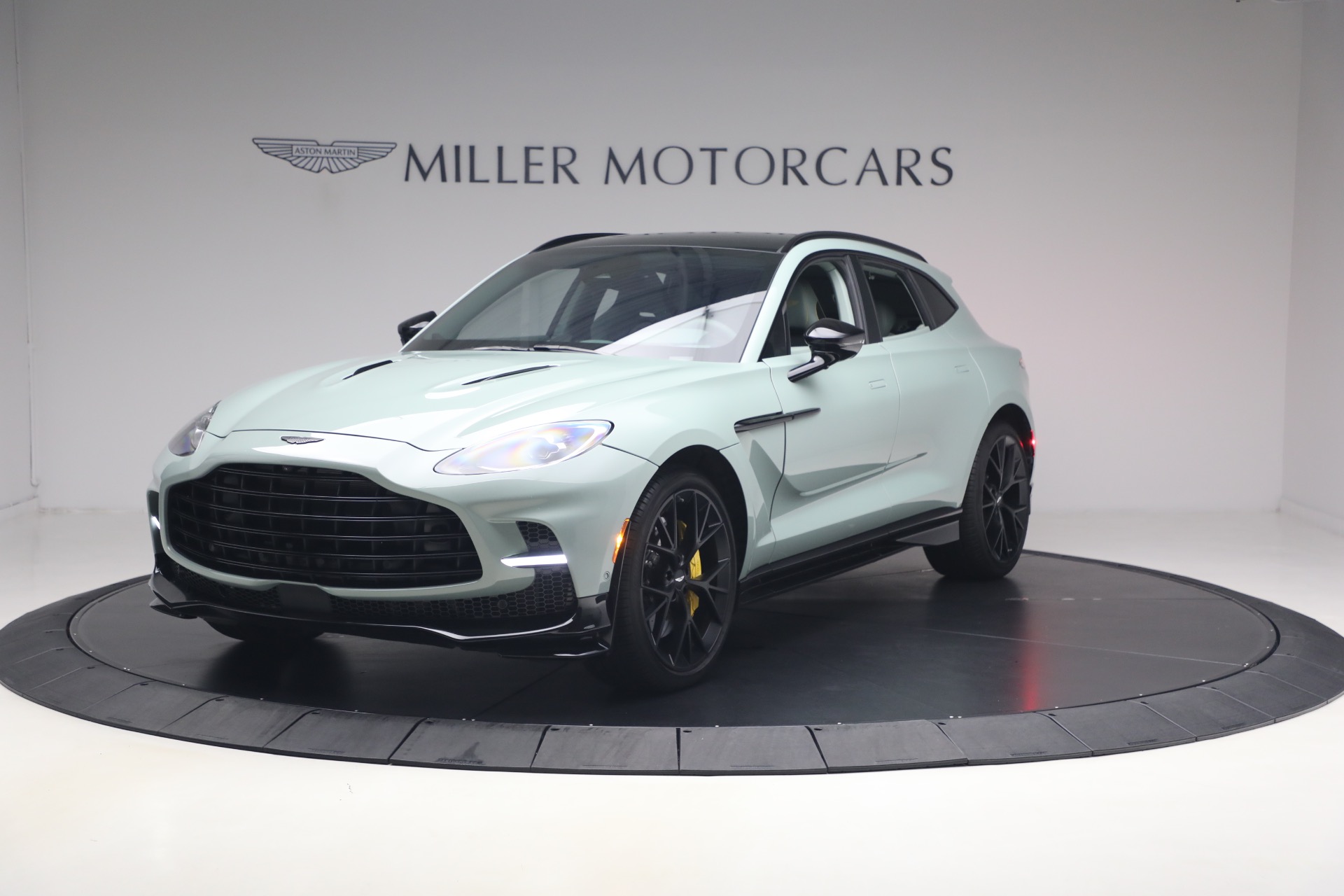 Used 2025 Aston Martin DBX 707 for sale $209,900 at Alfa Romeo of Greenwich in Greenwich CT 06830 1