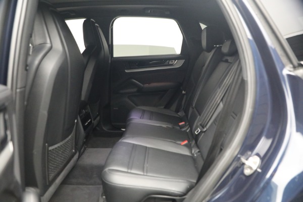 Used 2024 Porsche Cayenne S for sale $79,900 at Alfa Romeo of Greenwich in Greenwich CT 06830 15