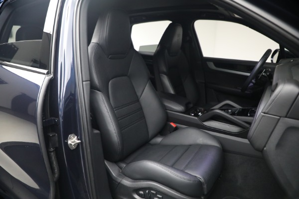 Used 2024 Porsche Cayenne S for sale $79,900 at Alfa Romeo of Greenwich in Greenwich CT 06830 19