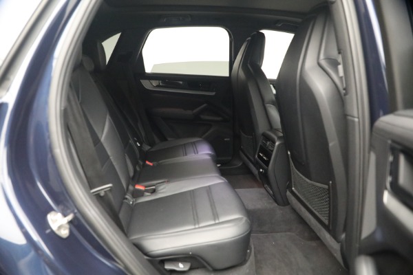 Used 2024 Porsche Cayenne S for sale $79,900 at Alfa Romeo of Greenwich in Greenwich CT 06830 21