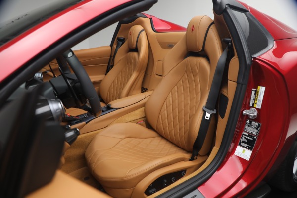 Used 2023 Ferrari 812 GTS for sale $949,900 at Alfa Romeo of Greenwich in Greenwich CT 06830 15