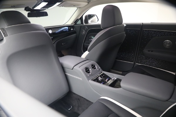 Used 2024 Rolls-Royce Spectre for sale $399,900 at Alfa Romeo of Greenwich in Greenwich CT 06830 25
