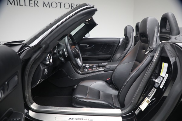Used 2012 Mercedes-Benz SLS AMG for sale $139,900 at Alfa Romeo of Greenwich in Greenwich CT 06830 13