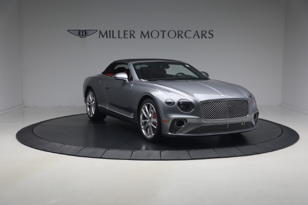 Used 2022 Bentley Continental GTC V8 for sale $219,900 at Alfa Romeo of Greenwich in Greenwich CT 06830 24