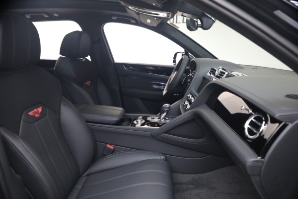 New 2026 Bentley Bentayga V8 for sale $244,330 at Alfa Romeo of Greenwich in Greenwich CT 06830 27