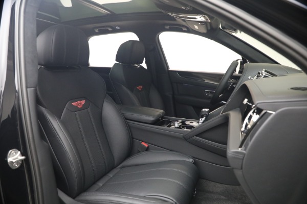 New 2026 Bentley Bentayga V8 for sale $244,330 at Alfa Romeo of Greenwich in Greenwich CT 06830 28