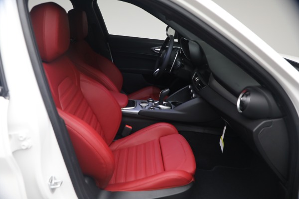 New 2026 Alfa Romeo Giulia Veloce for sale $55,870 at Alfa Romeo of Greenwich in Greenwich CT 06830 15