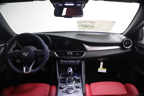 New 2026 Alfa Romeo Giulia Veloce for sale $55,870 at Alfa Romeo of Greenwich in Greenwich CT 06830 22