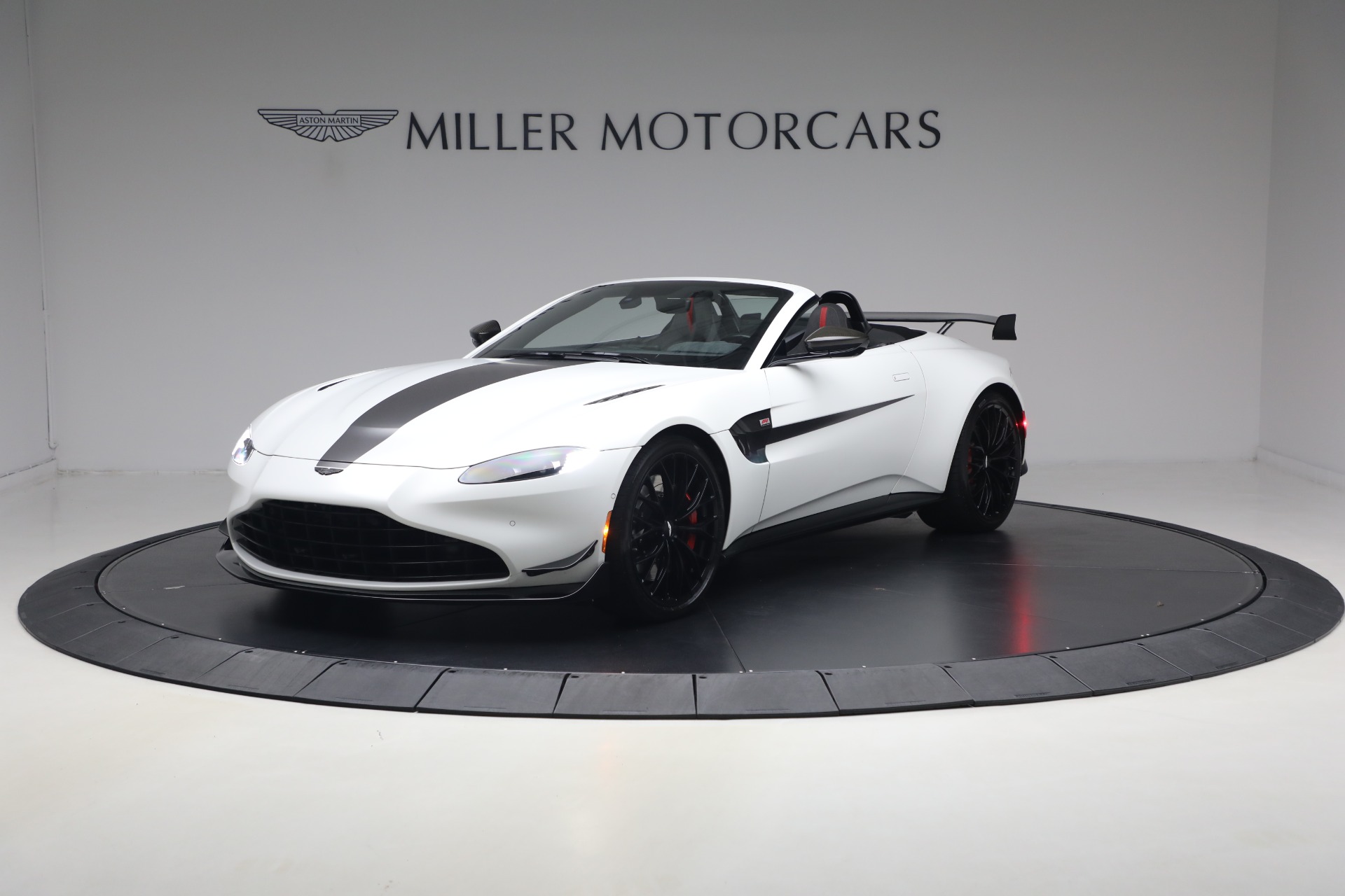 Used 2023 Aston Martin Vantage F1 Edition for sale $129,900 at Alfa Romeo of Greenwich in Greenwich CT 06830 1