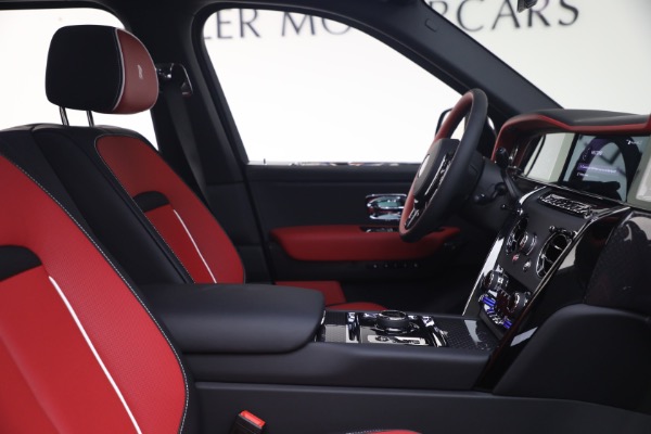 New 2027 Rolls-Royce Black Badge Cullinan for sale $569,350 at Alfa Romeo of Greenwich in Greenwich CT 06830 19