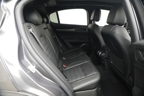 Used 2023 Alfa Romeo Stelvio Veloce for sale $34,900 at Alfa Romeo of Greenwich in Greenwich CT 06830 20