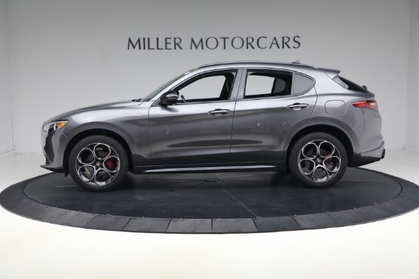 Used 2023 Alfa Romeo Stelvio Veloce for sale $34,900 at Alfa Romeo of Greenwich in Greenwich CT 06830 3