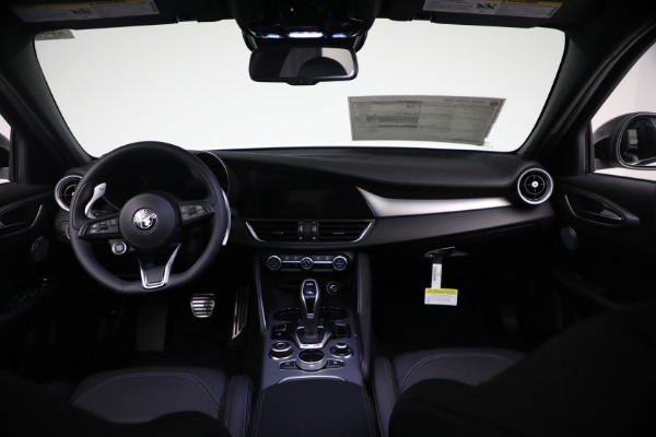 New 2026 Alfa Romeo Giulia Veloce for sale $57,670 at Alfa Romeo of Greenwich in Greenwich CT 06830 21