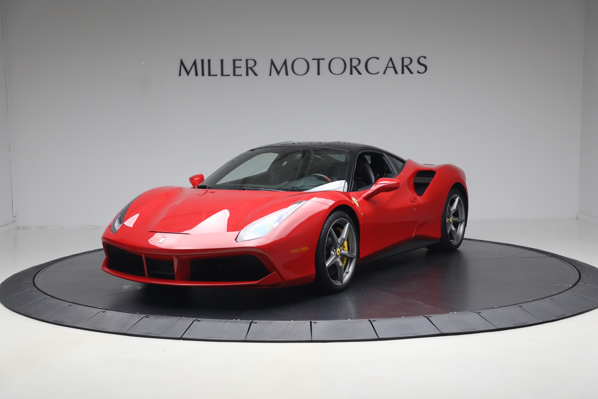 Used 2018 Ferrari 488 GTB for sale $399,900 at Alfa Romeo of Greenwich in Greenwich CT 06830 1