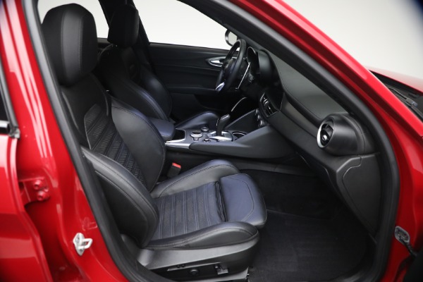 Used 2023 Alfa Romeo Giulia Veloce for sale $33,900 at Alfa Romeo of Greenwich in Greenwich CT 06830 14
