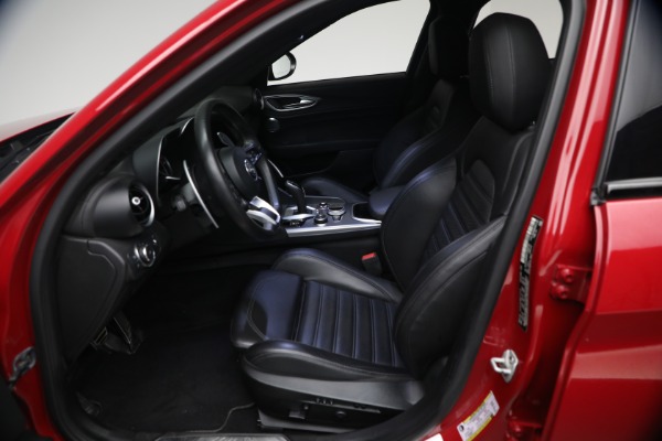 Used 2023 Alfa Romeo Giulia Veloce for sale $33,900 at Alfa Romeo of Greenwich in Greenwich CT 06830 15
