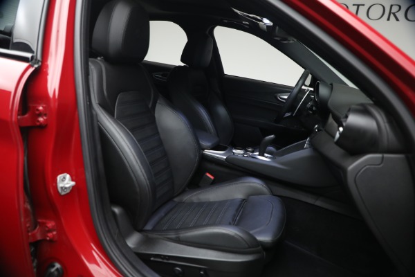 Used 2023 Alfa Romeo Giulia Veloce for sale $33,900 at Alfa Romeo of Greenwich in Greenwich CT 06830 16
