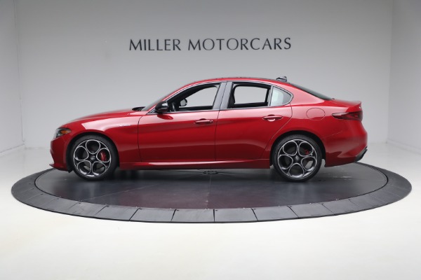 Used 2023 Alfa Romeo Giulia Veloce for sale $33,900 at Alfa Romeo of Greenwich in Greenwich CT 06830 3
