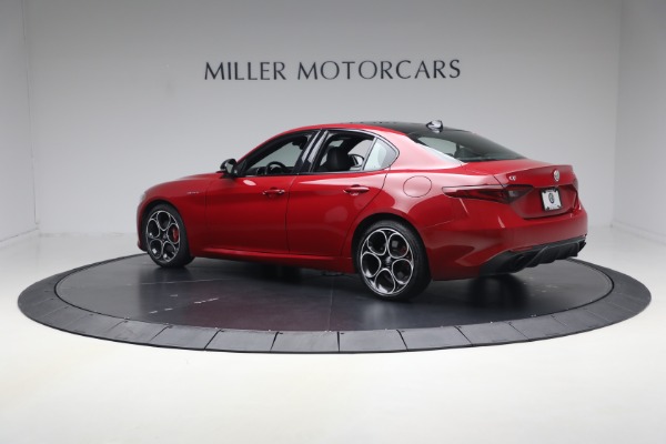 Used 2023 Alfa Romeo Giulia Veloce for sale $33,900 at Alfa Romeo of Greenwich in Greenwich CT 06830 4