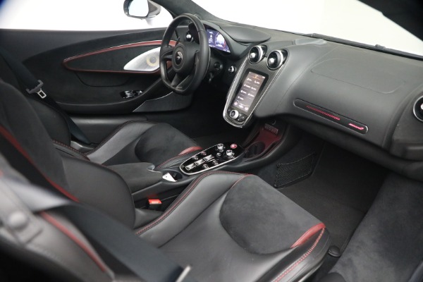 Used 2025 McLaren GTS Performance for sale $189,900 at Alfa Romeo of Greenwich in Greenwich CT 06830 25