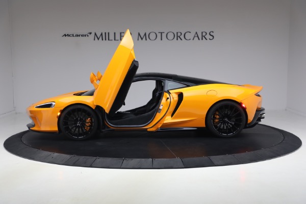 Used 2023 McLaren GT for sale $166,900 at Alfa Romeo of Greenwich in Greenwich CT 06830 27